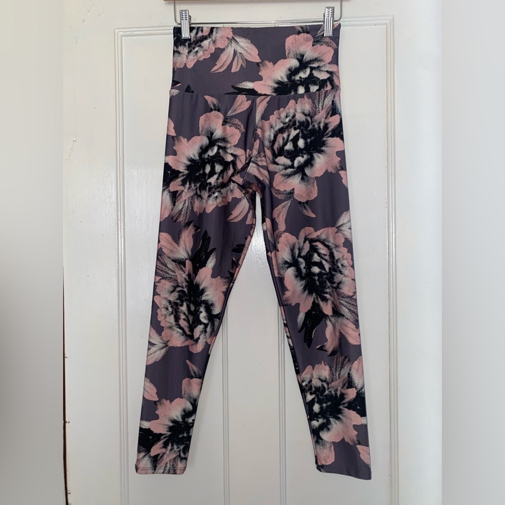 Floral Print Leggings in Pink and Black